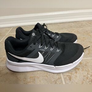 Nike Run Swift 3 training sneakers